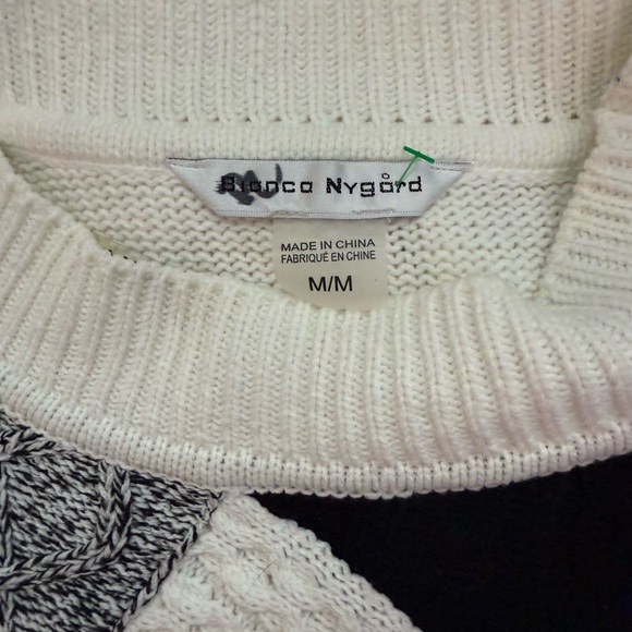 Elegant Patchwork Turtleneck Sweater - Black, White, Gray. PTP 21. - Picture 5 of 6